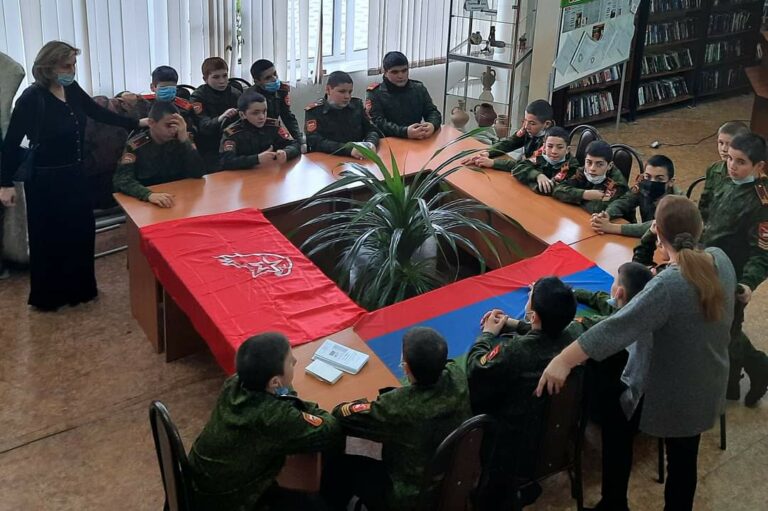 Патриотический вечер «Доверено защищать» провели работники филиала ДК п.Новый Кяхулай